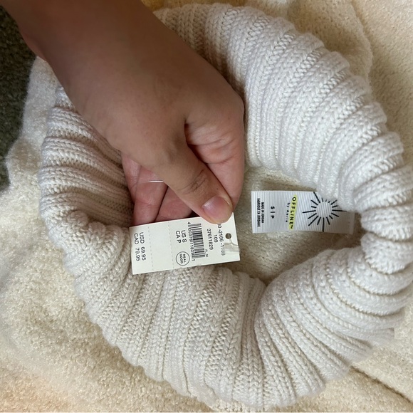 NWT aerie offline chunky turtleneck sweater - Picture 3 of 6